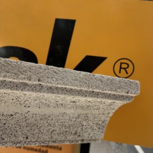 Caja de 2 Metros de RETAK Moldura con FORMA