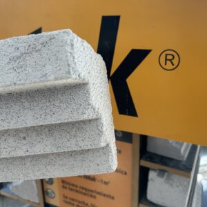 Caja de 1 Metros de RETAK Cornisa ESCALONADA